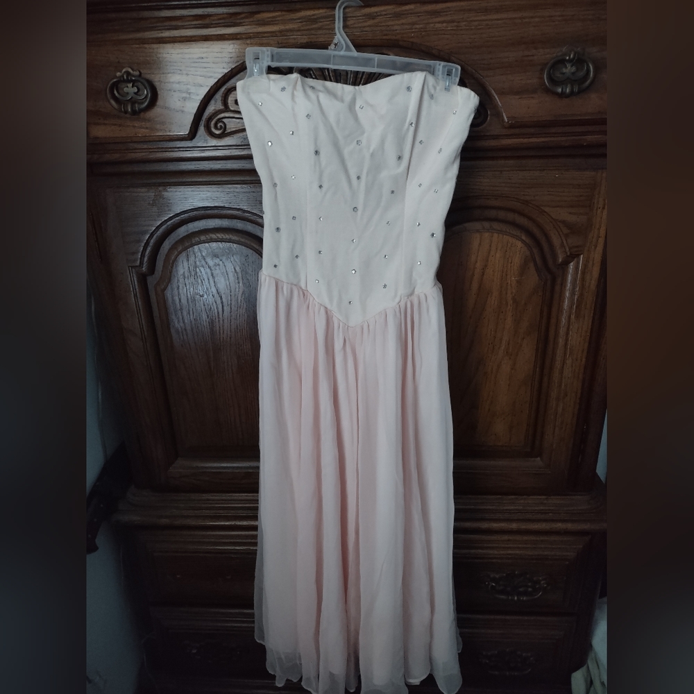 Pretty pink prom/ bridesmaid dress
